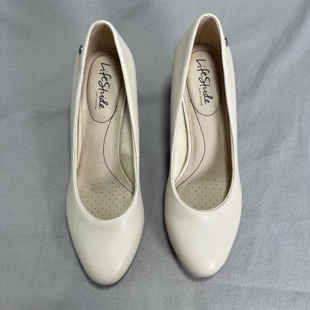 Life Stride Parigi Slip on Heels Beige Neutral Pumps Classic Round Toe Heels 8.5 - Picture 4 of 12